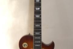 Di Nicola Menci: tipo Gibson Les Paul